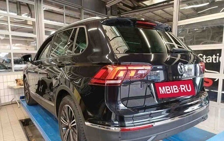 Volkswagen Tiguan II, 2022 год, 2 272 000 рублей, 4 фотография