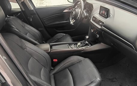 Mazda 3, 2017 год, 1 670 000 рублей, 2 фотография