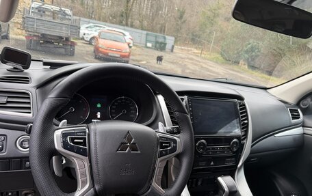 Mitsubishi Pajero Sport III рестайлинг, 2017 год, 2 500 000 рублей, 6 фотография