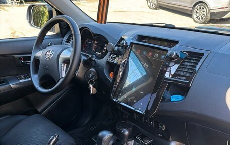 Toyota Hilux VII, 2015 год, 2 550 000 рублей, 18 фотография