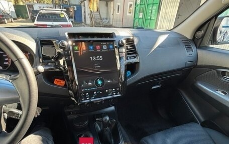 Toyota Hilux VII, 2015 год, 2 550 000 рублей, 26 фотография