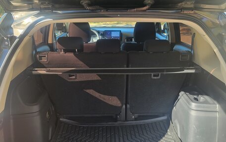 Mitsubishi Outlander III рестайлинг 3, 2016 год, 1 450 000 рублей, 2 фотография