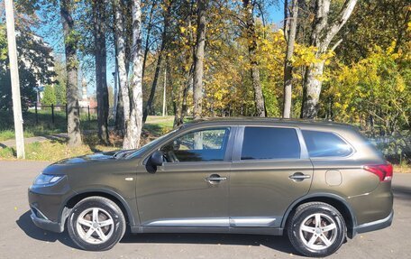 Mitsubishi Outlander III рестайлинг 3, 2016 год, 1 450 000 рублей, 8 фотография