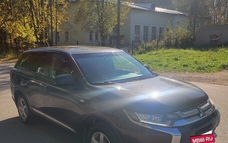 Mitsubishi Outlander III рестайлинг 3, 2016 год, 1 450 000 рублей, 5 фотография