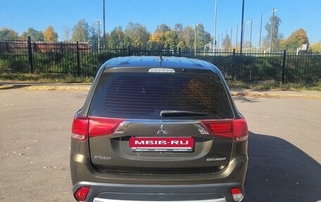 Mitsubishi Outlander III рестайлинг 3, 2016 год, 1 450 000 рублей, 10 фотография