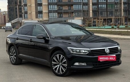 Volkswagen Passat B8 рестайлинг, 2017 год, 2 000 000 рублей, 2 фотография