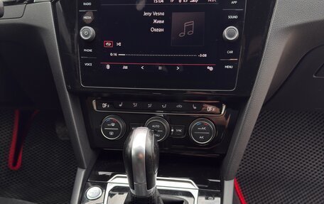 Volkswagen Passat B8 рестайлинг, 2017 год, 2 000 000 рублей, 17 фотография