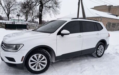 Volkswagen Tiguan II, 2018 год, 2 340 000 рублей, 3 фотография