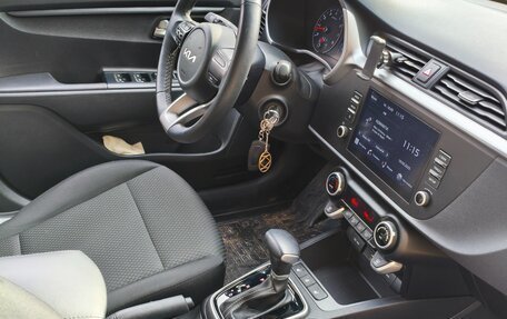 KIA Rio IV, 2021 год, 1 940 000 рублей, 10 фотография