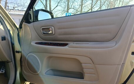 Toyota Altezza, 2002 год, 1 150 000 рублей, 27 фотография