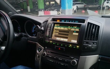 Toyota Land Cruiser 200, 2010 год, 3 799 000 рублей, 4 фотография