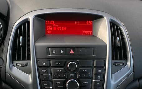 Opel Astra J, 2013 год, 915 000 рублей, 22 фотография