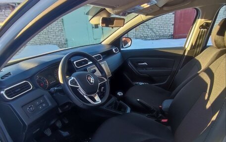 Renault Duster, 2022 год, 2 800 000 рублей, 4 фотография