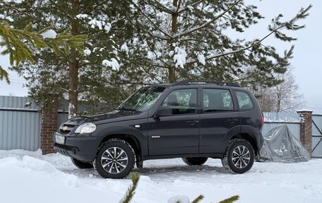 Chevrolet Niva I рестайлинг, 2017 год, 719 000 рублей, 4 фотография