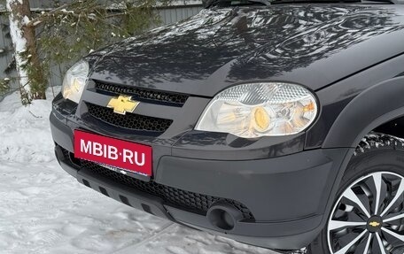 Chevrolet Niva I рестайлинг, 2017 год, 719 000 рублей, 3 фотография