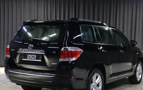 Toyota Highlander III, 2013 год, 1 899 000 рублей, 2 фотография