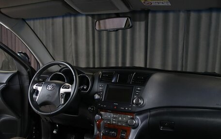 Toyota Highlander III, 2013 год, 1 899 000 рублей, 7 фотография