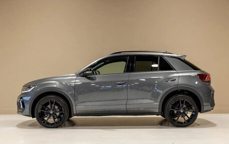 Volkswagen T-Roc I, 2022 год, 2 000 000 рублей, 3 фотография