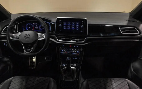 Volkswagen T-Roc I, 2022 год, 2 000 000 рублей, 11 фотография