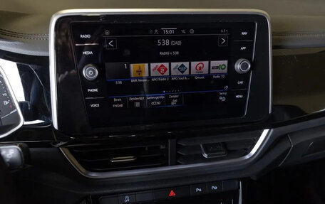 Volkswagen T-Roc I, 2022 год, 2 000 000 рублей, 16 фотография