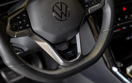 Volkswagen T-Roc I, 2022 год, 2 000 000 рублей, 18 фотография