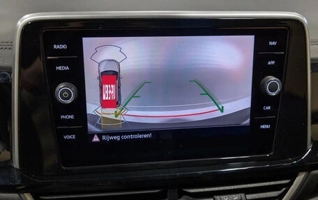 Volkswagen T-Roc I, 2022 год, 2 000 000 рублей, 24 фотография