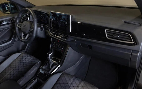 Volkswagen T-Roc I, 2022 год, 2 000 000 рублей, 32 фотография