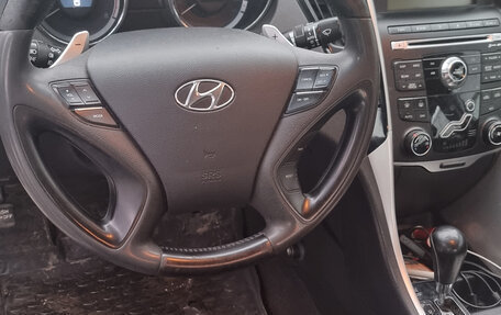 Hyundai Sonata VI, 2011 год, 950 000 рублей, 6 фотография