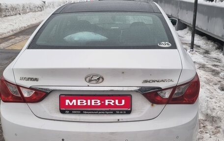 Hyundai Sonata VI, 2011 год, 950 000 рублей, 12 фотография