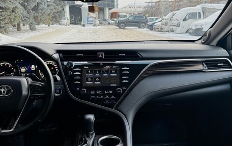 Toyota Camry, 2019 год, 3 590 000 рублей, 8 фотография