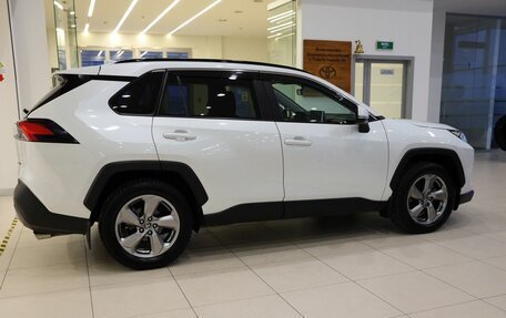 Toyota RAV4, 2019 год, 3 200 000 рублей, 4 фотография