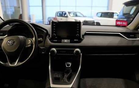 Toyota RAV4, 2019 год, 3 200 000 рублей, 20 фотография