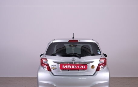 Toyota Vitz, 2014 год, 819 000 рублей, 5 фотография