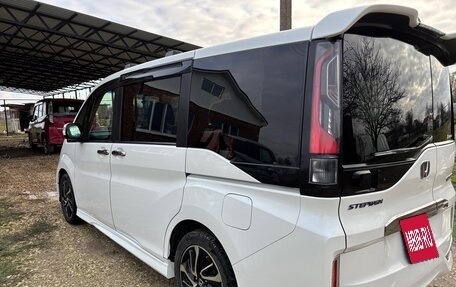 Honda Stepwgn IV, 2016 год, 2 250 000 рублей, 3 фотография