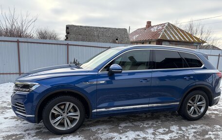 Volkswagen Touareg III, 2019 год, 4 650 000 рублей, 2 фотография