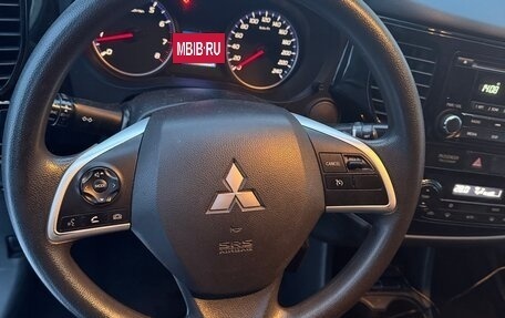 Mitsubishi Outlander III рестайлинг 3, 2014 год, 1 550 000 рублей, 15 фотография