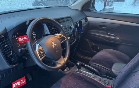 Mitsubishi Outlander III рестайлинг 3, 2014 год, 1 550 000 рублей, 13 фотография