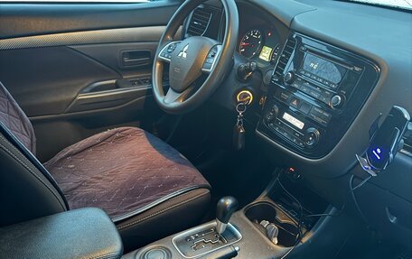 Mitsubishi Outlander III рестайлинг 3, 2014 год, 1 550 000 рублей, 20 фотография