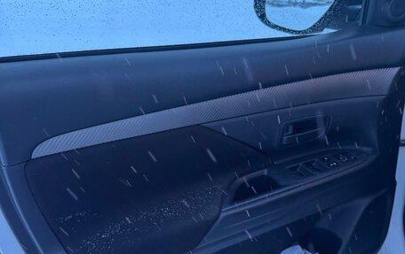 Mitsubishi Outlander III рестайлинг 3, 2014 год, 1 550 000 рублей, 38 фотография