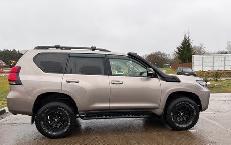 Toyota Land Cruiser Prado 150 рестайлинг 2, 2018 год, 5 300 000 рублей, 4 фотография