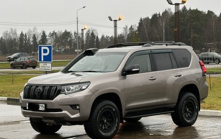 Toyota Land Cruiser Prado 150 рестайлинг 2, 2018 год, 5 300 000 рублей, 7 фотография