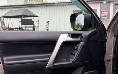 Toyota Land Cruiser Prado 150 рестайлинг 2, 2018 год, 5 300 000 рублей, 14 фотография