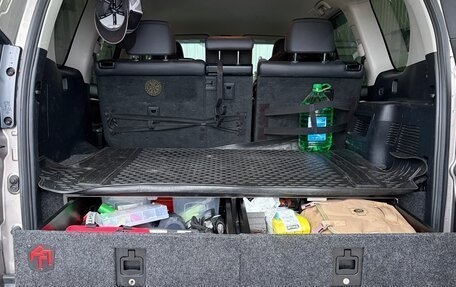 Toyota Land Cruiser Prado 150 рестайлинг 2, 2018 год, 5 300 000 рублей, 11 фотография