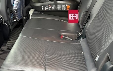 Toyota Land Cruiser Prado 150 рестайлинг 2, 2018 год, 5 300 000 рублей, 16 фотография