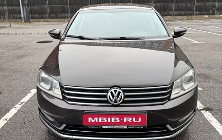 Volkswagen Passat B7, 2011 год, 950 000 рублей, 1 фотография