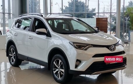 Toyota RAV4, 2018 год, 2 990 000 рублей, 3 фотография