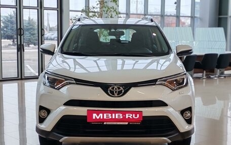 Toyota RAV4, 2018 год, 2 990 000 рублей, 2 фотография