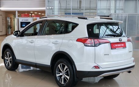 Toyota RAV4, 2018 год, 2 990 000 рублей, 7 фотография
