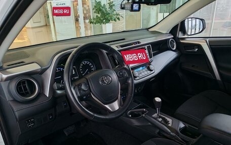 Toyota RAV4, 2018 год, 2 990 000 рублей, 17 фотография