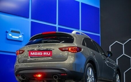 Infiniti QX70, 2016 год, 2 630 000 рублей, 6 фотография